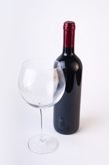 vino rosso con bicchiere