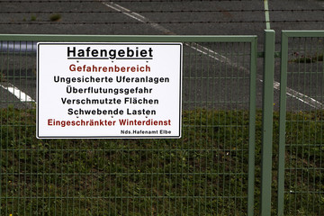 Warnschild Hafengebiet