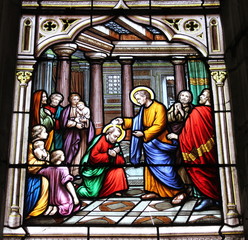 Fototapeta premium Vitrail de l'église Saint-Seine de Corbigny dans la Nièvre