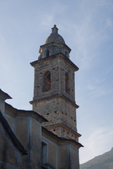 Fototapeta na wymiar Clocher de l'église du village de Pietracorbara en Corse