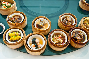 The Variety of dim sum in bamboo steam containers