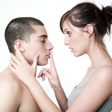 jeune couple silence confidence