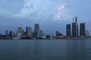Fototapeta premium Detroit skyline at dusk, USA