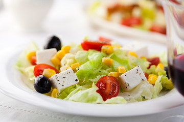 Vegetable salad with goat cheese