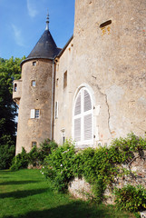Fototapeta na wymiar Schloss im Burgund Frankreich