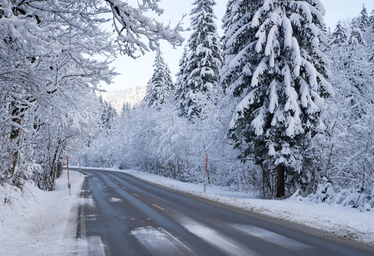 Straße im Winter - Street Wintertime