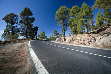Fototapeta na wymiar Górskie drogi, Wyspy Kanaryjskie, Teneryfa, Hiszpania
