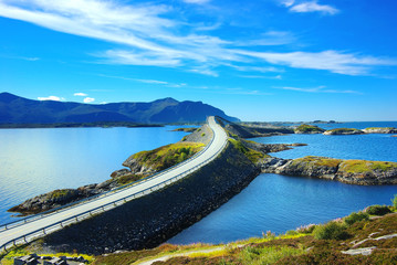 Schilderachtig landschap van Noorwegen. De Atlantische weg