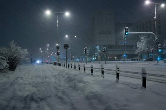 Fototapeta Blizzard in Warsaw centre,  Krolewska street