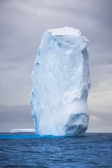Fotobehang Antarctische ijsberg © Goinyk