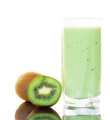 Fototapeta na wymiar Kiwi juice isolated on a white background