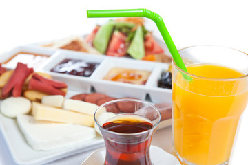 Healthy and nutritious breakfast with beverages