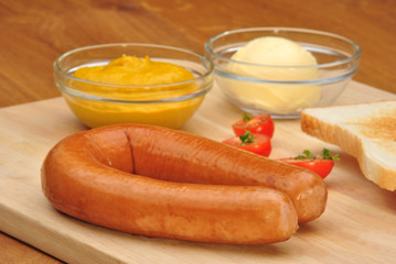 gekochte Wurst und Toastbrot