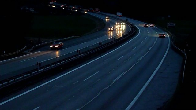 Autobahn bei Nacht, Straßenverkehr Video