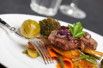 swabian steak with roasted onion rings