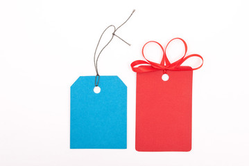Obraz na płótnie Canvas Red and blue gift tags