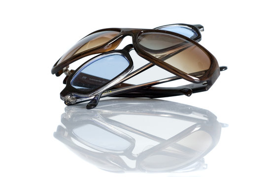 Blaue und braune Sonnenbrille