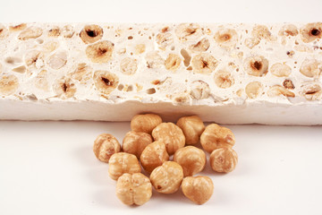 Torrone alle nocciole
