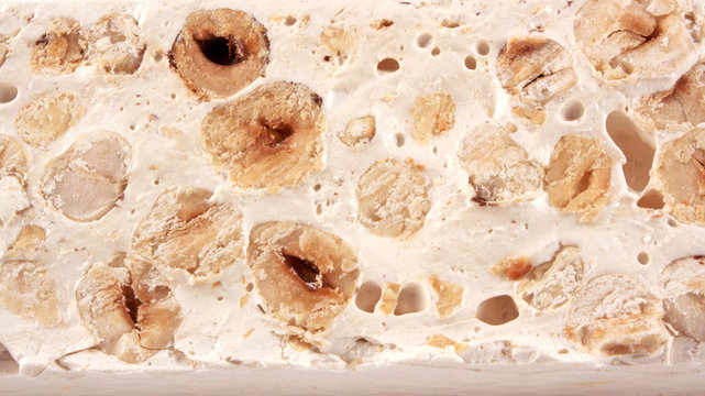 Torrone alle nocciole