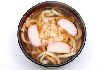 素うどん・かまぼこ乗せ