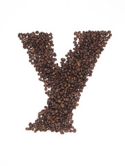 lettera dell'alfabeto fatta con i chicchi di caffe