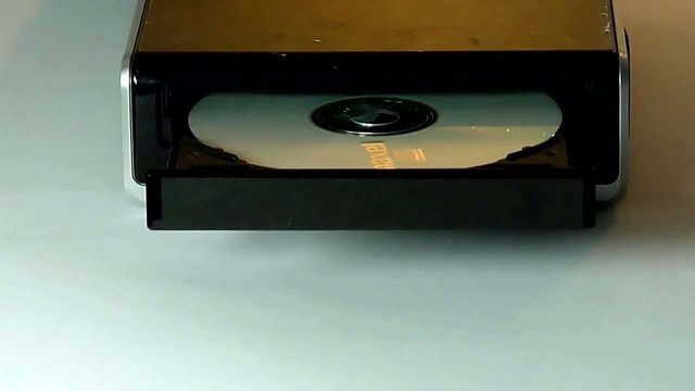 Schublade &ouml;ffnet sich an DVD-Brenner