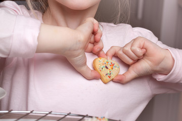 Obraz premium Weihnachtsplätzchen selbst gemacht