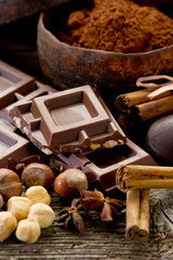 chocolate with ingredients-cioccolato e ingredienti