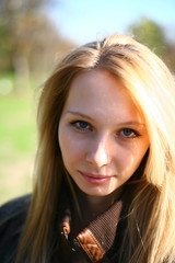 Naklejka premium Young Model With Dark Hairs. Fall. Autumn