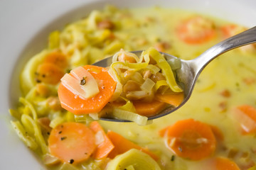 Afrikanische Erdnuss Lauch Suppe