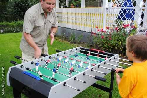 "Tischfußball im Garten" Stockfotos und lizenzfreie Bilder auf Fotolia
