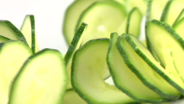 video movimento zucchine a fette