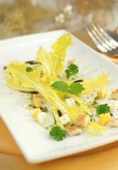 Löwenzahnsalat