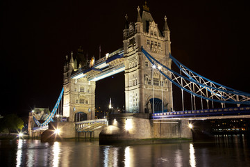 Night view of Tower Bridge, London, UK