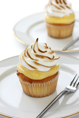 Lemon Meringue Cupcake