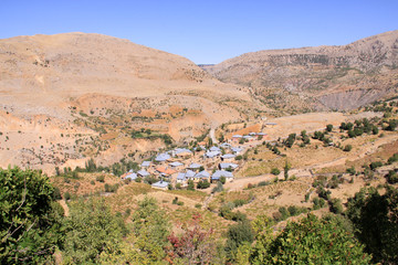 Bergdorf am Fu§e des Nemrut Dag - Türkei
