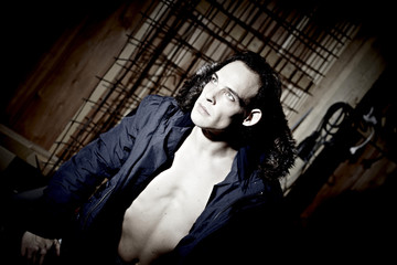 model mit winterjacke