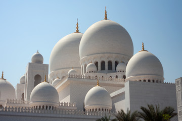 Fototapeta na wymiar Dome of Grand Mosque in Abu Dhabi