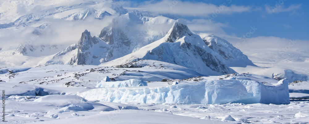 Wall mural snow-capped mountains