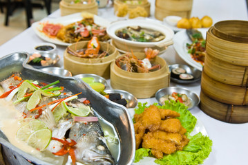 Steamed snapper fish with lemon