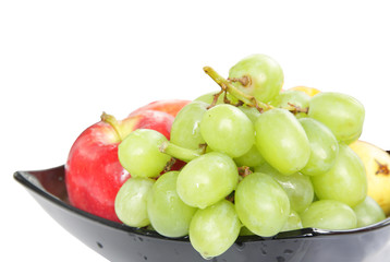 Fresh and healthy fruits kept in bowl