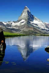 le Matterhorn et son reflet dans le lac