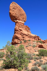 Fototapeta na wymiar Balanced Rock is a natural rock int Arches National Park , Utah