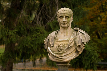 Caesar statue in Warsaw park - 28296664