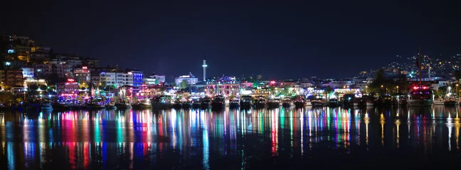 Alanya port at night © CCat82