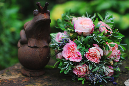 Bridal bouquet with frog