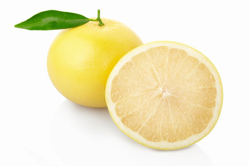 Obraz na płótnie Canvas Yellow grapefruit with clipping path