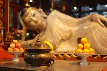 Naklejka premium Buddha statue at Jade Buddha temple in Shanghai, China