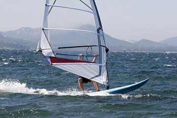 Surfer im Golf von Porto Vecchio, Korsika