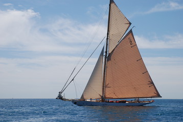 Fototapeta premium Classic Yacht sailing in regatta